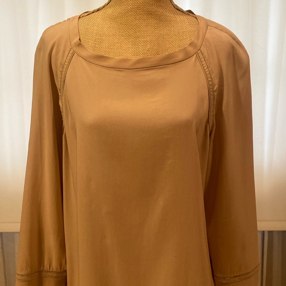 Brunello Cucinelli Fabulous Silk top with monilli trim, beautiful china rose